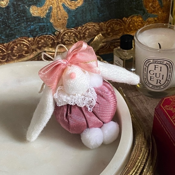 Vintage bunny ornament - Picture 1 of 4